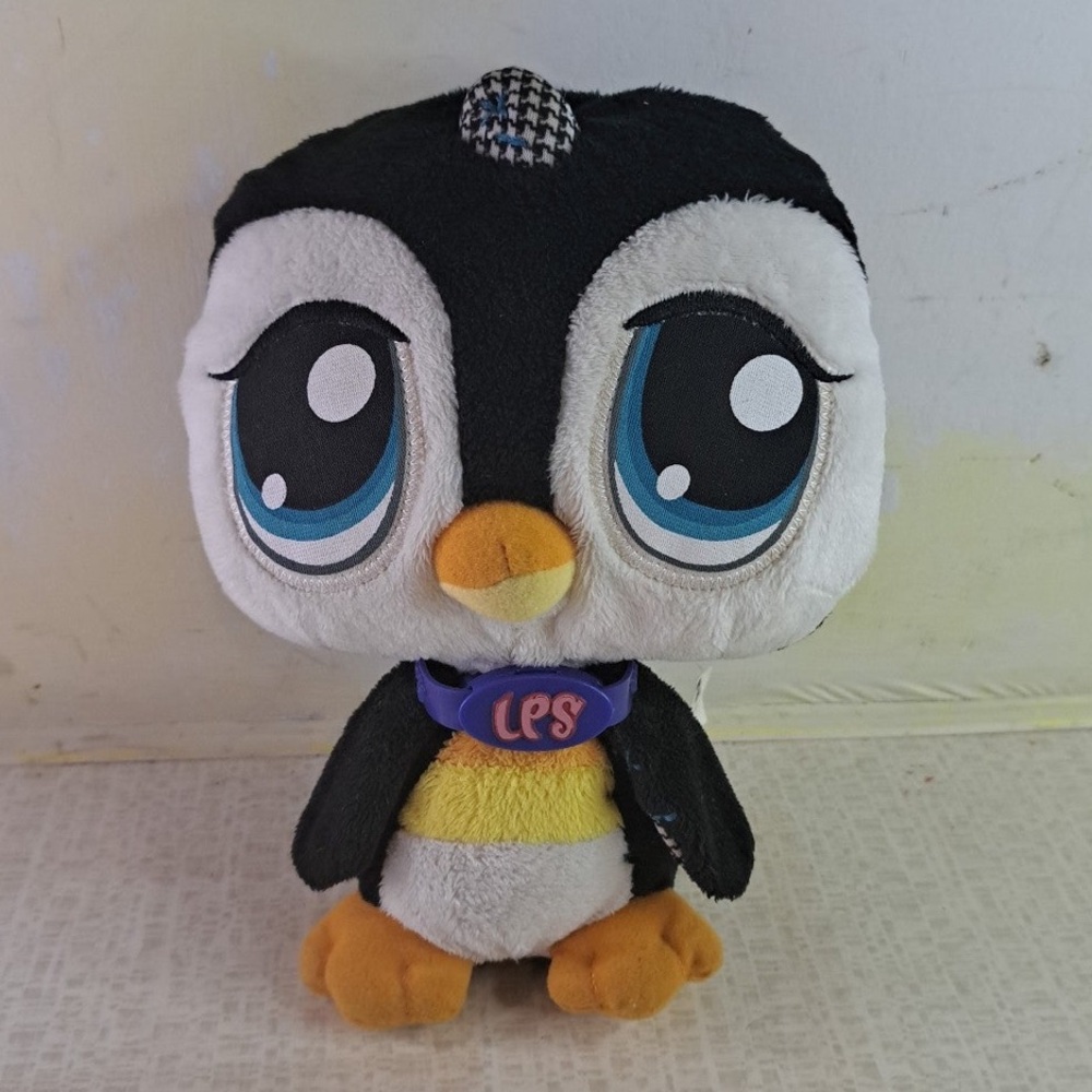 Littlest Pet Shop 2007 Penguin 8” Plush LPS Hasbro Stuffed Animal Toy